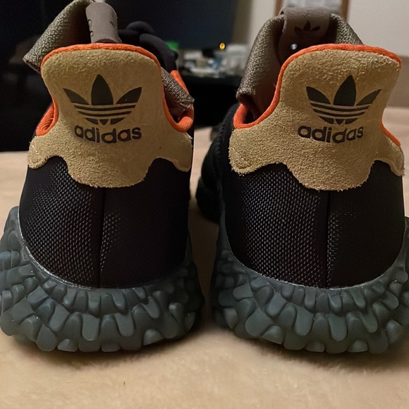 Adidas - Picture 3 of 8